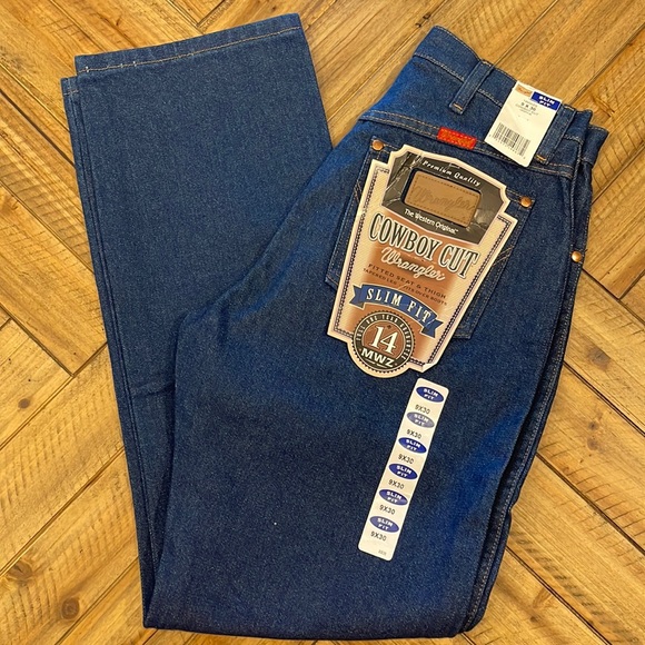 NEW Woman’s Wrangler Jeans - Picture 3 of 10